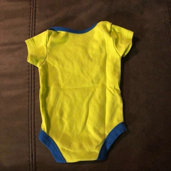 3 George Short Sleeve Onesies 0-3 Months - Picture 4 of 11